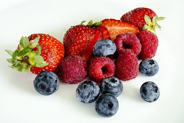 berries-1225101_640 nutrition in physical therapy