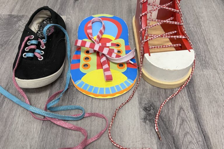 Shoe tying how to tie shoes