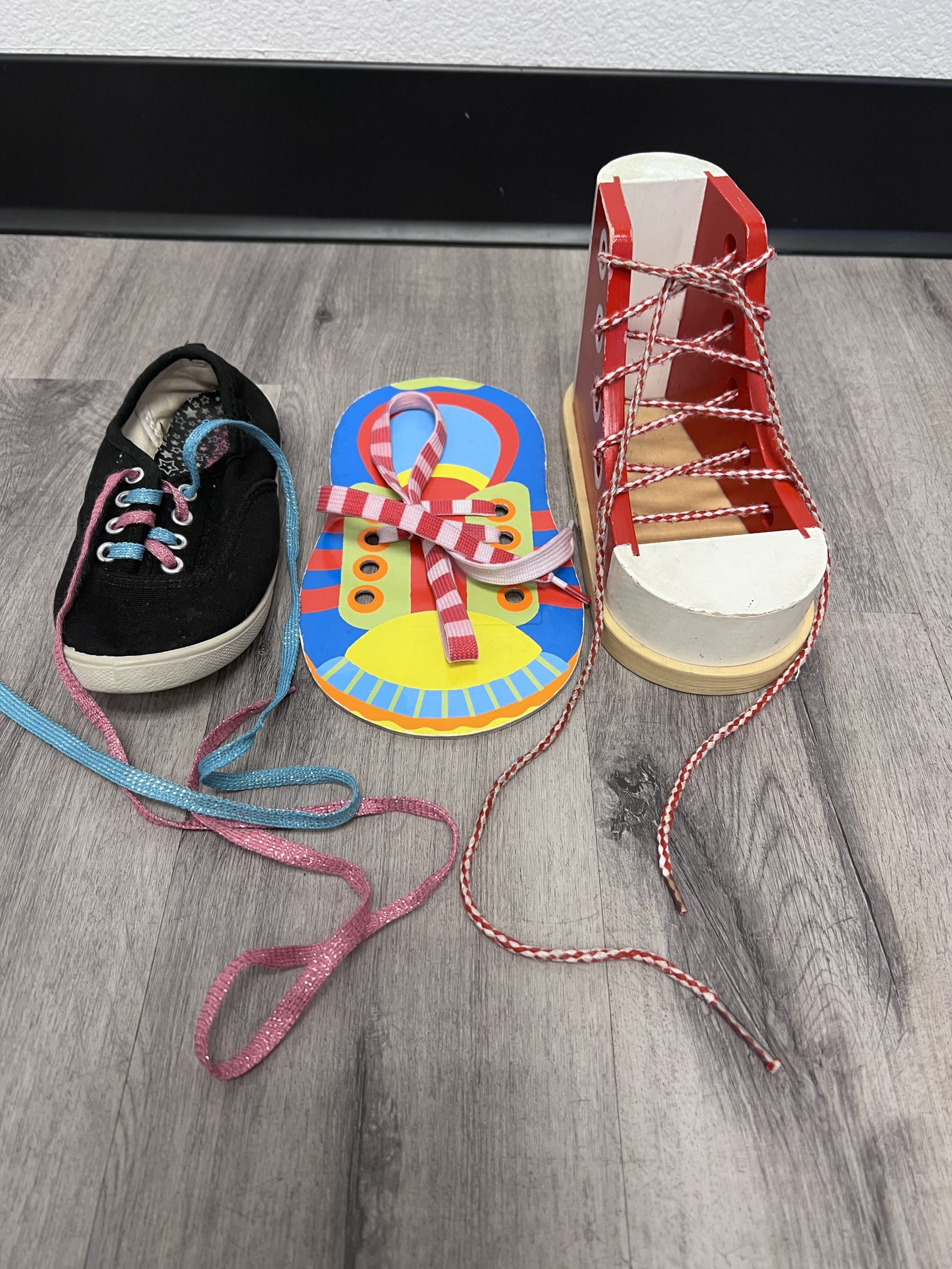 Shoe tying how to tie shoes