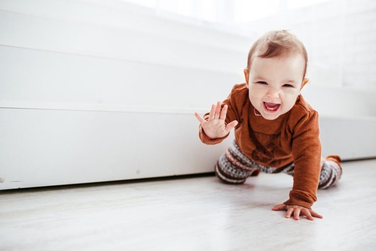 baby crawling crawling